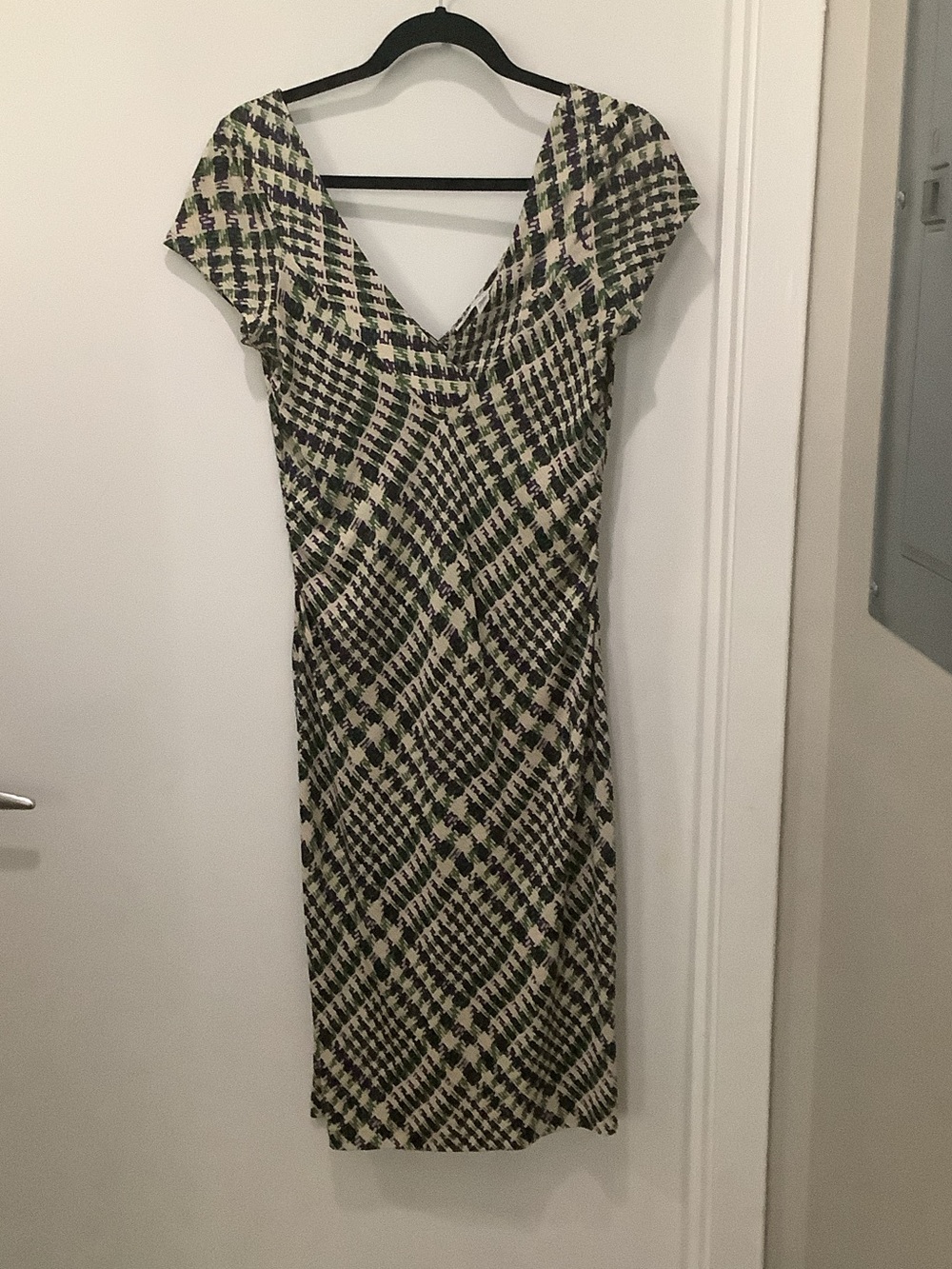 Diane Von Furstenberg Black, Cream & Green Geometric V‑Neck Dress